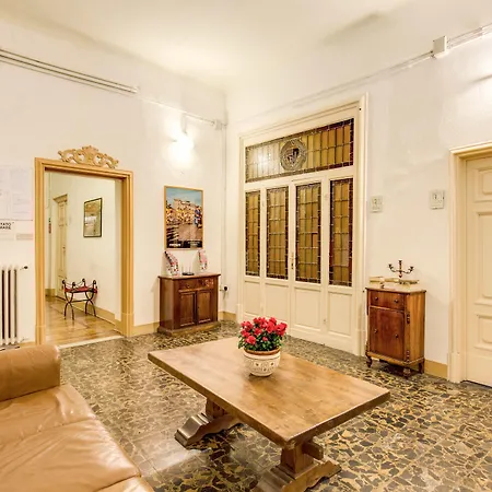 阿尔伯格圣乔瓦尼酒店 酒店 *